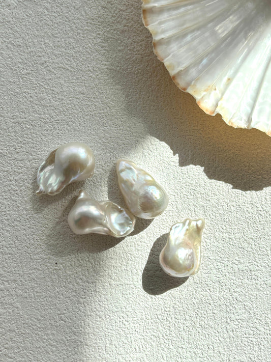 How to Differentiate Real Pearls from Fake Pearls
