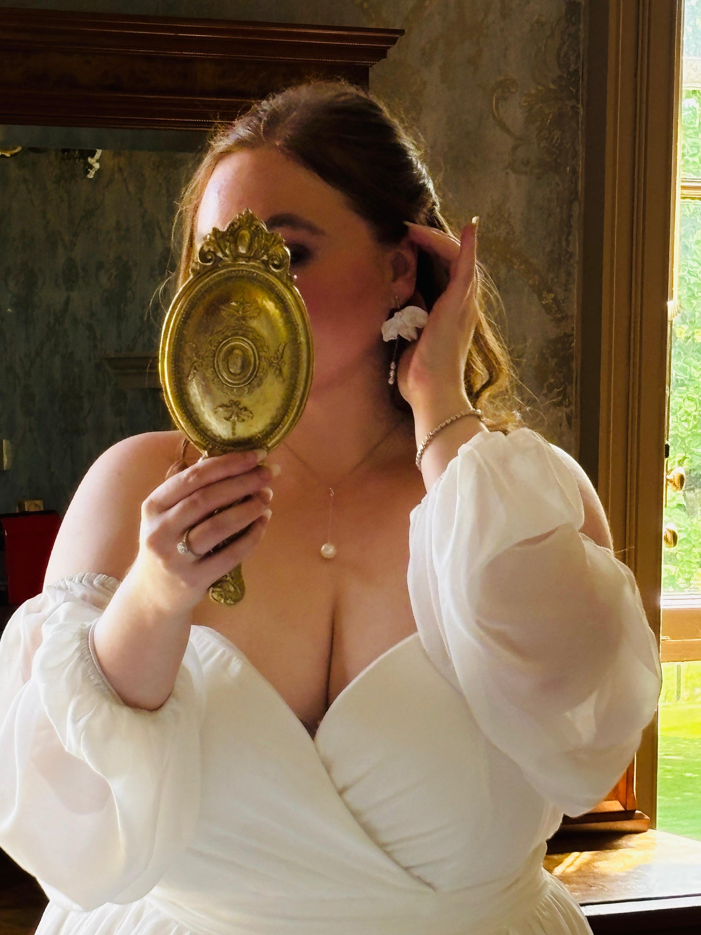Timeless Y-Shaped Pearl Necklace