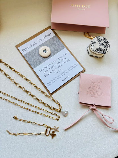 Mini Travel Jewelry Case – Elegant Portable Jewelry Box with Keychain Clip