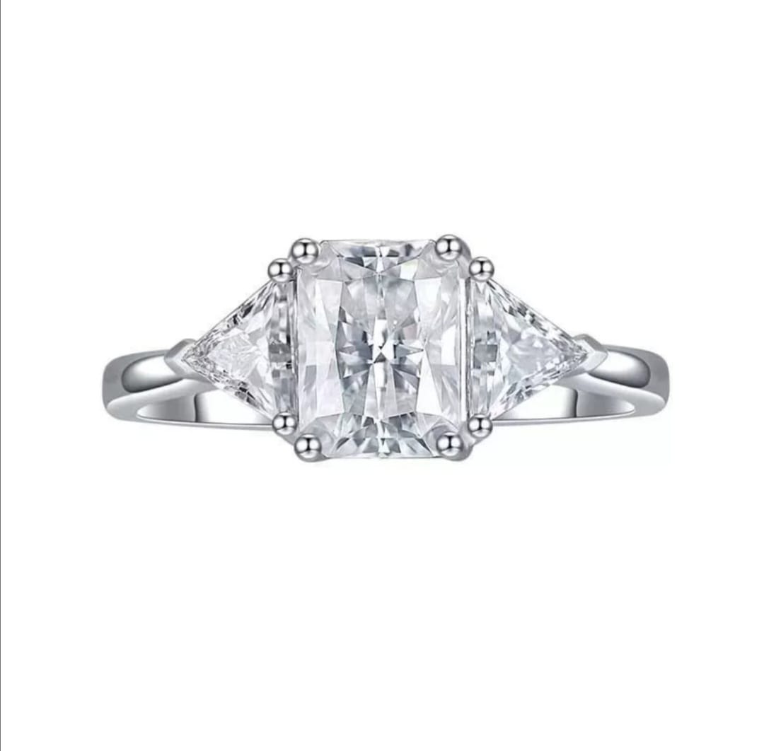 2.00CT Radiant Cut Moissanite Ring