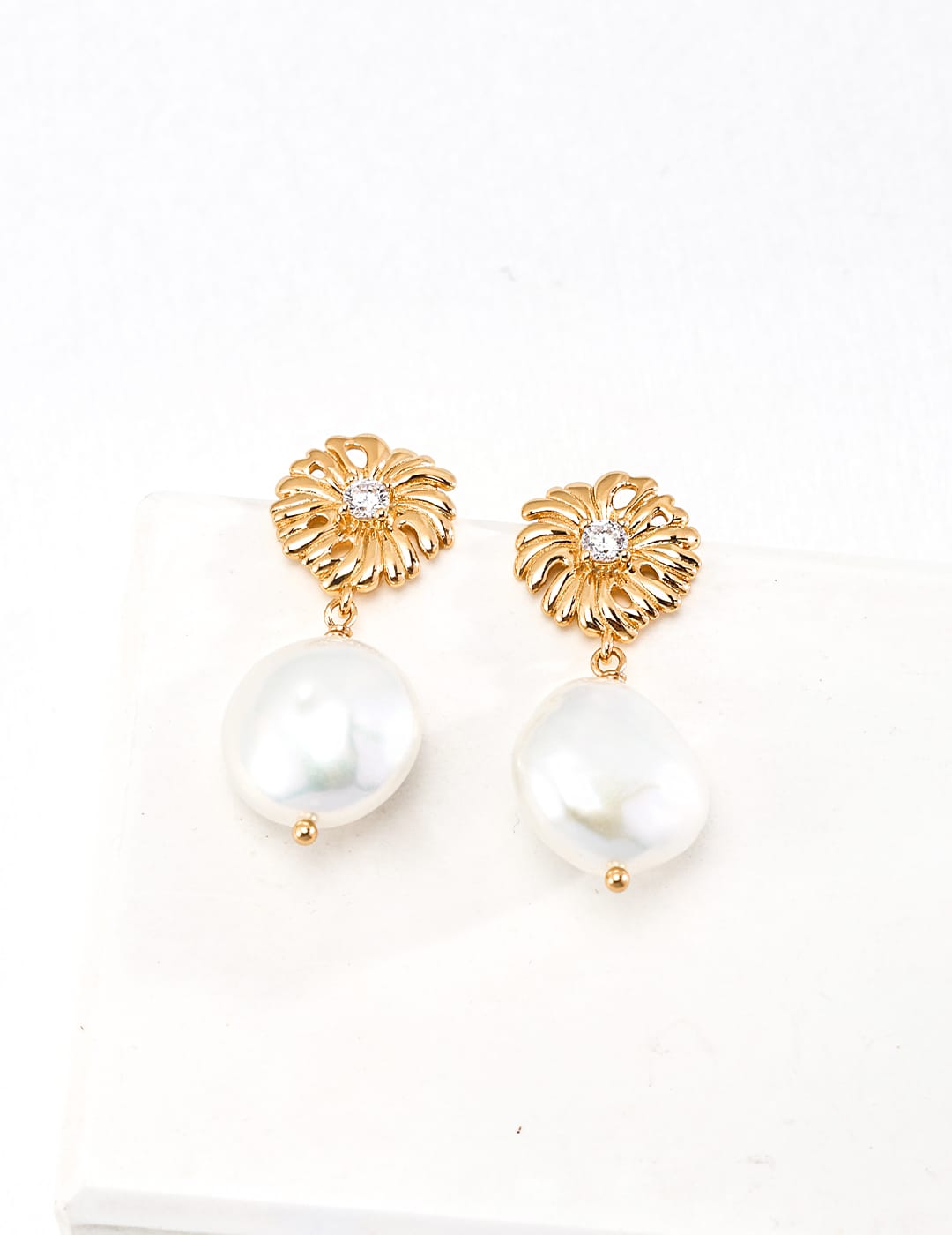 Daisy Baroque Pearl Earrings