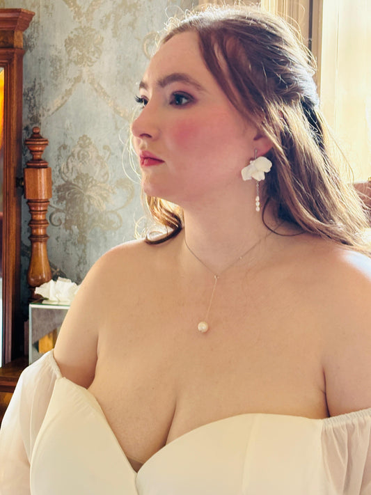Timeless Y-Shaped Pearl Necklace
