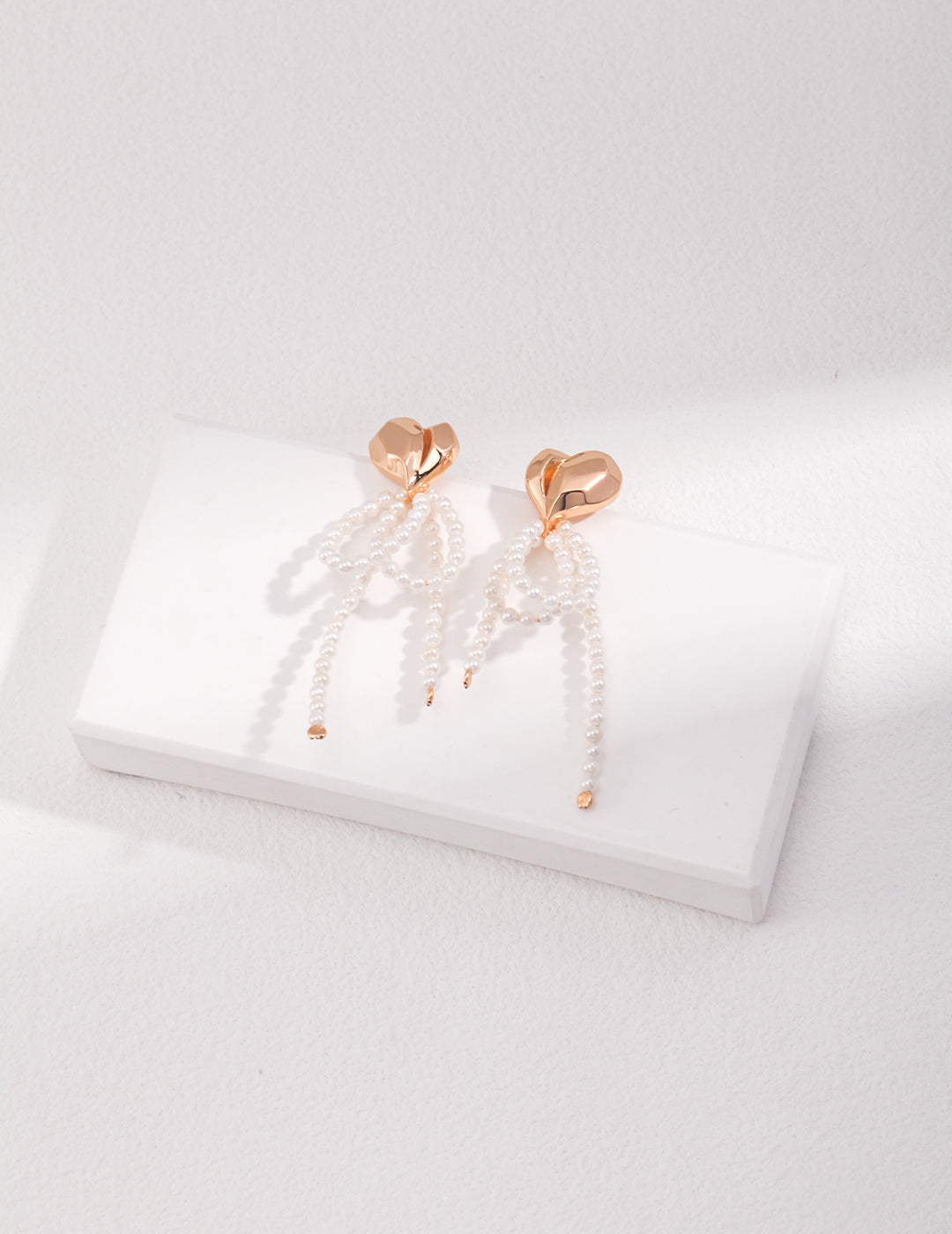 Aphrodite Pearls Earrings